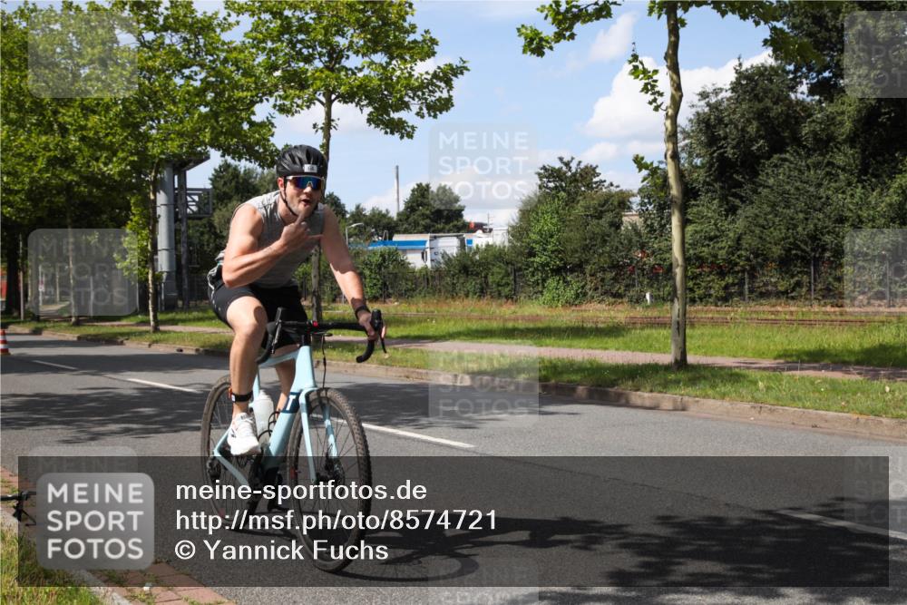 10.08.2025 - GEWOBA Citytriathlon Bremen Yannick Fuchs http://msf.ph/oto/8574721 10.08.2025 14:16:36 Radfahren 31, 57, 63, 64, 121, 144, 152, 173 meine-sportfotos.de