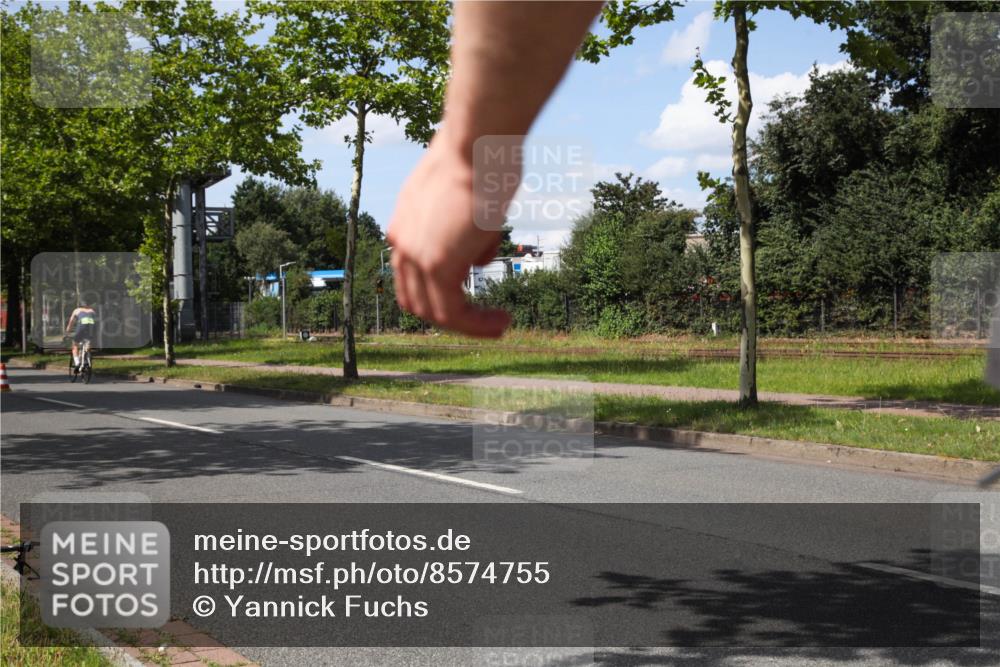 10.08.2025 - GEWOBA Citytriathlon Bremen Yannick Fuchs http://msf.ph/oto/8574755 10.08.2025 14:16:47 Radfahren 20, 32, 41 meine-sportfotos.de