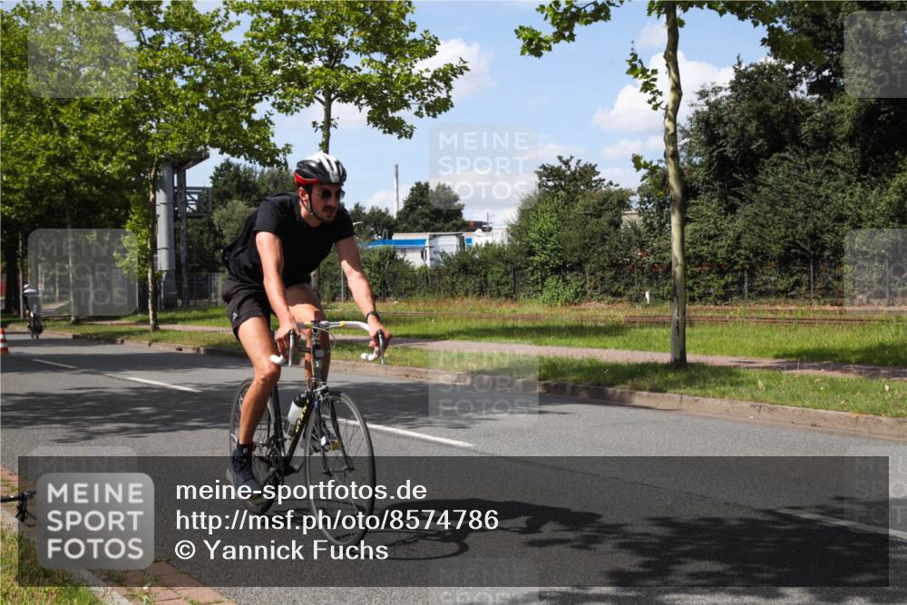 10.08.2025 - GEWOBA Citytriathlon Bremen Yannick Fuchs http://msf.ph/oto/8574786 10.08.2025 14:17:20 Radfahren 58, 136, 164, 304 meine-sportfotos.de