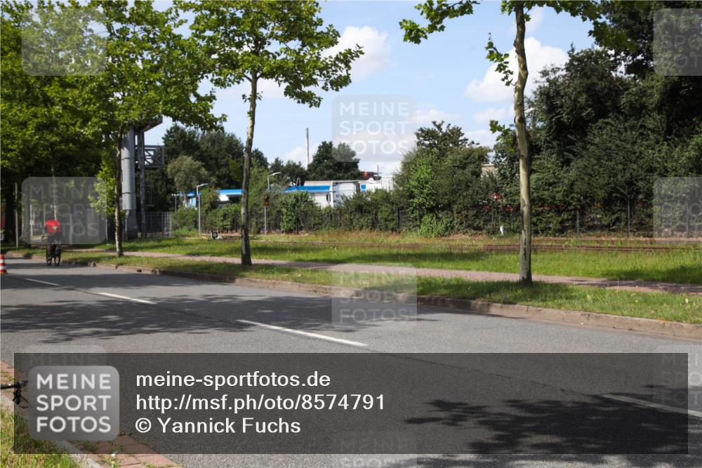 10.08.2025 - GEWOBA Citytriathlon Bremen Yannick Fuchs http://msf.ph/oto/8574791 10.08.2025 14:17:38 Radfahren 4, 127, 304 meine-sportfotos.de