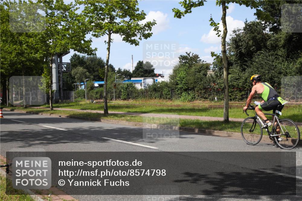 10.08.2025 - GEWOBA Citytriathlon Bremen Yannick Fuchs http://msf.ph/oto/8574798 10.08.2025 14:17:40 Radfahren 4, 127, 304 meine-sportfotos.de