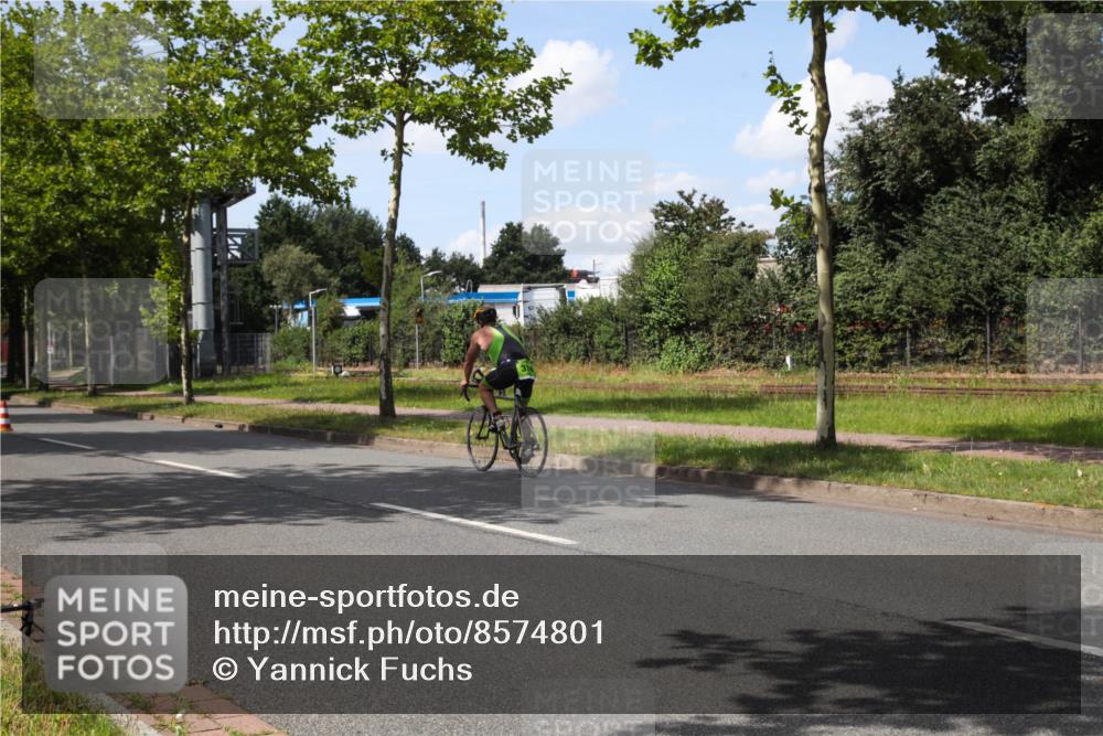 10.08.2025 - GEWOBA Citytriathlon Bremen Yannick Fuchs http://msf.ph/oto/8574801 10.08.2025 14:17:41 Radfahren 4, 127, 304 meine-sportfotos.de