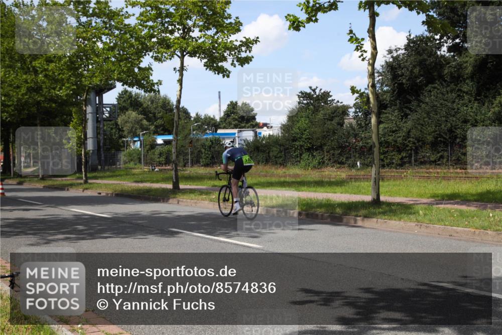 10.08.2025 - GEWOBA Citytriathlon Bremen Yannick Fuchs http://msf.ph/oto/8574836 10.08.2025 14:18:00 Radfahren 51, 91, 214, 240, 263 meine-sportfotos.de