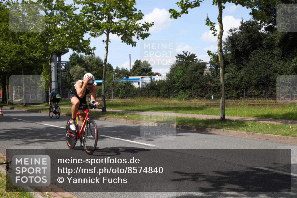 10.08.2025 - GEWOBA Citytriathlon Bremen Yannick Fuchs http://msf.ph/oto/8574840 10.08.2025 14:18:01 Radfahren 51, 91, 214, 240, 263 meine-sportfotos.de