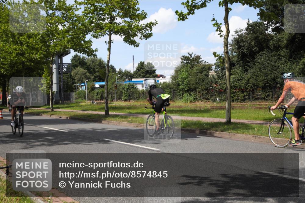 10.08.2025 - GEWOBA Citytriathlon Bremen Yannick Fuchs http://msf.ph/oto/8574845 10.08.2025 14:18:06 Radfahren 51, 91, 214, 240, 263, 295 meine-sportfotos.de