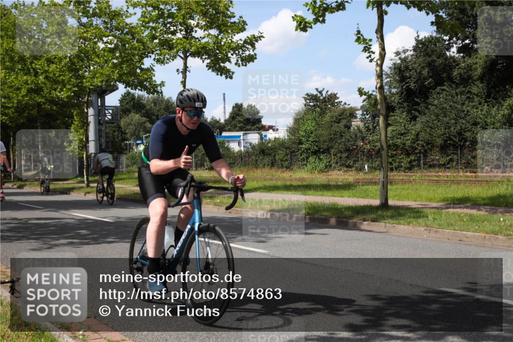 10.08.2025 - GEWOBA Citytriathlon Bremen Yannick Fuchs http://msf.ph/oto/8574863 10.08.2025 14:18:25 Radfahren 47, 75, 94, 100, 131, 147, 255, 295 meine-sportfotos.de