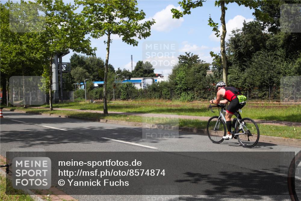 10.08.2025 - GEWOBA Citytriathlon Bremen Yannick Fuchs http://msf.ph/oto/8574874 10.08.2025 14:18:32 Radfahren 30, 47, 75, 94, 100, 131, 147, 255, 314 meine-sportfotos.de