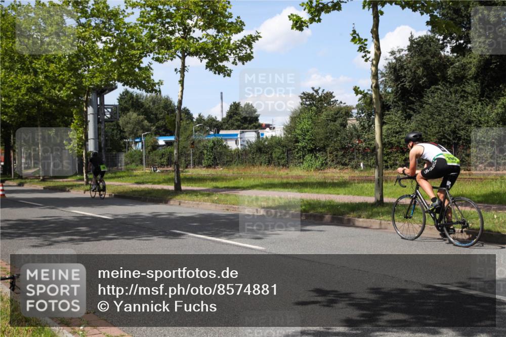 10.08.2025 - GEWOBA Citytriathlon Bremen Yannick Fuchs http://msf.ph/oto/8574881 10.08.2025 14:18:37 Radfahren 30, 47, 50, 75, 81, 94, 100, 106, 131, 147, 255, 314 meine-sportfotos.de