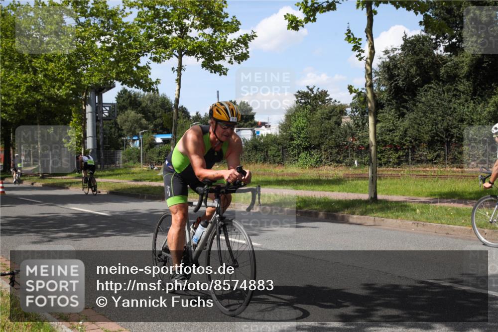 10.08.2025 - GEWOBA Citytriathlon Bremen Yannick Fuchs http://msf.ph/oto/8574883 10.08.2025 14:18:39 Radfahren 30, 47, 50, 81, 94, 100, 106, 131, 255, 314 meine-sportfotos.de