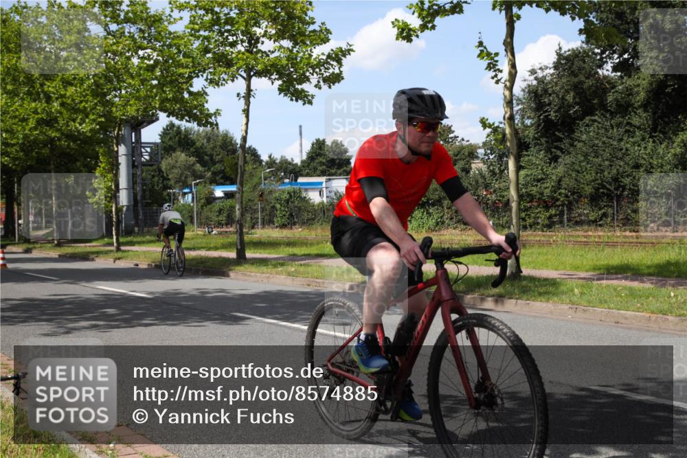 10.08.2025 - GEWOBA Citytriathlon Bremen Yannick Fuchs http://msf.ph/oto/8574885 10.08.2025 14:18:40 Radfahren 30, 47, 50, 81, 94, 106, 131, 255, 314 meine-sportfotos.de