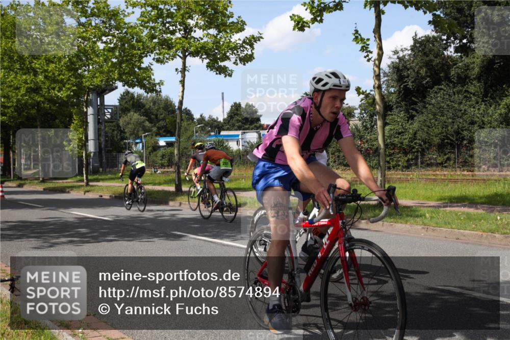 10.08.2025 - GEWOBA Citytriathlon Bremen Yannick Fuchs http://msf.ph/oto/8574894 10.08.2025 14:18:49 Radfahren 30, 50, 81, 106, 116, 261, 264, 314 meine-sportfotos.de