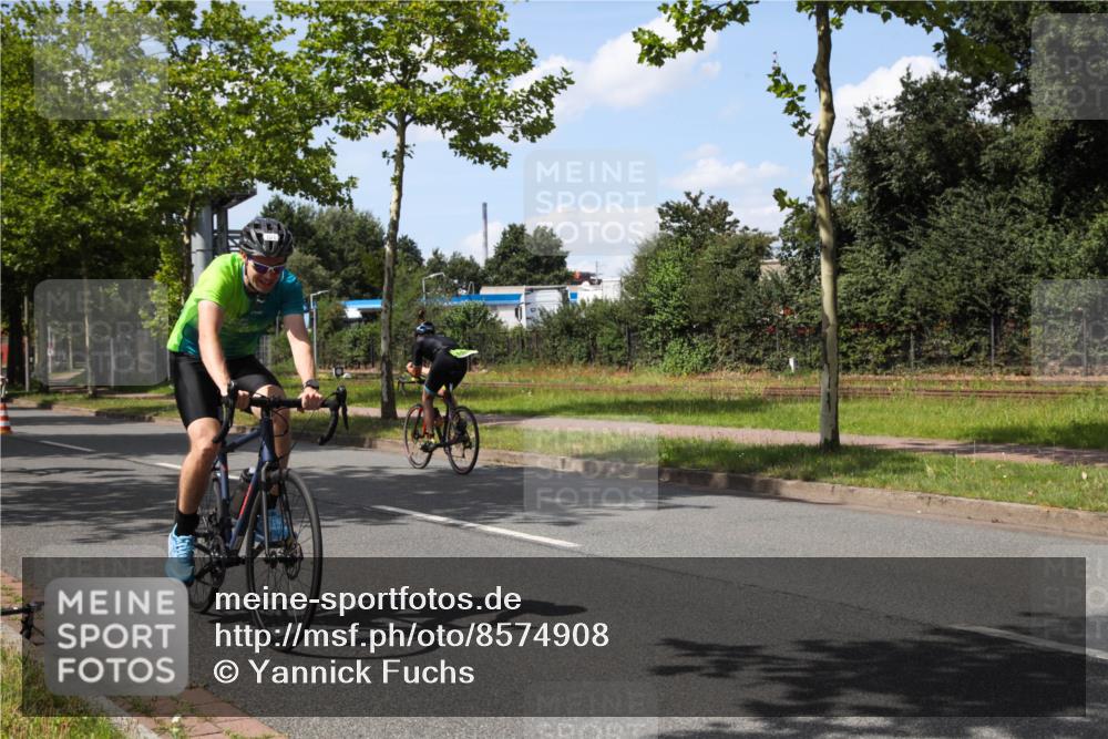 10.08.2025 - GEWOBA Citytriathlon Bremen Yannick Fuchs http://msf.ph/oto/8574908 10.08.2025 14:19:06 Radfahren 101, 116, 126, 139, 162, 201, 254, 261, 264 meine-sportfotos.de