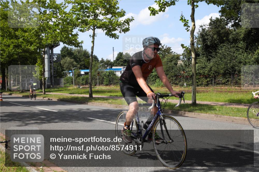 10.08.2025 - GEWOBA Citytriathlon Bremen Yannick Fuchs http://msf.ph/oto/8574911 10.08.2025 14:19:08 Radfahren 101, 116, 126, 139, 162, 201, 254, 261, 264 meine-sportfotos.de