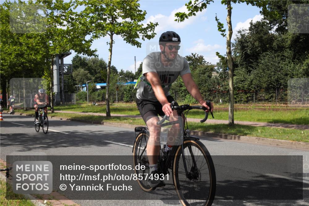 10.08.2025 - GEWOBA Citytriathlon Bremen Yannick Fuchs http://msf.ph/oto/8574931 10.08.2025 14:19:22 Radfahren 124, 126, 162, 201, 227, 239, 254 meine-sportfotos.de