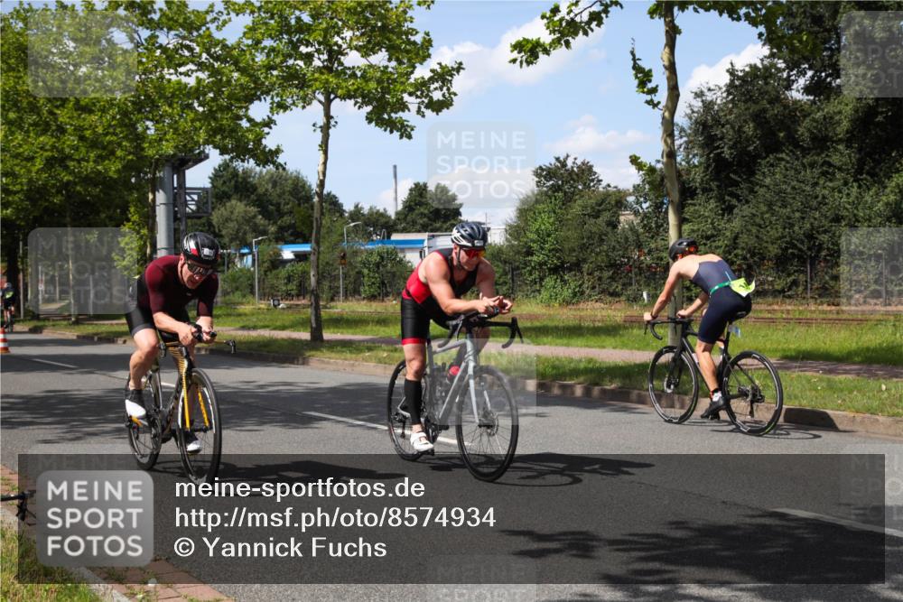 10.08.2025 - GEWOBA Citytriathlon Bremen Yannick Fuchs http://msf.ph/oto/8574934 10.08.2025 14:19:23 Radfahren 84, 124, 126, 162, 201, 227, 239, 254 meine-sportfotos.de