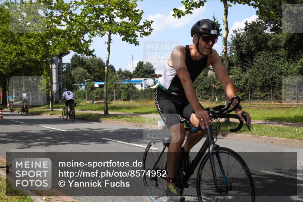 10.08.2025 - GEWOBA Citytriathlon Bremen Yannick Fuchs http://msf.ph/oto/8574952 10.08.2025 14:19:28 Radfahren 84, 124, 126, 162, 201, 227, 239, 254 meine-sportfotos.de