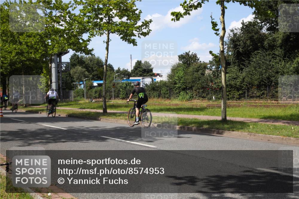 10.08.2025 - GEWOBA Citytriathlon Bremen Yannick Fuchs http://msf.ph/oto/8574953 10.08.2025 14:19:28 Radfahren 84, 124, 126, 162, 201, 227, 239, 254 meine-sportfotos.de