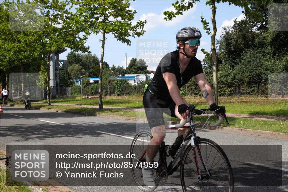 10.08.2025 - GEWOBA Citytriathlon Bremen Yannick Fuchs http://msf.ph/oto/8574959 10.08.2025 14:19:31 Radfahren 84, 124, 170, 227, 239, 254, 287 meine-sportfotos.de