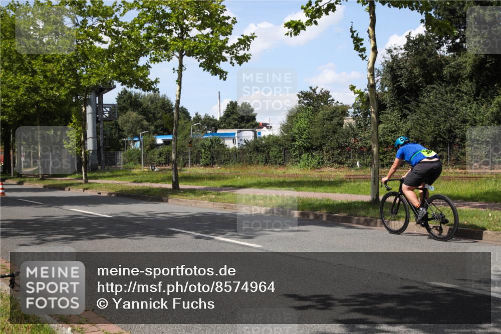10.08.2025 - GEWOBA Citytriathlon Bremen Yannick Fuchs http://msf.ph/oto/8574964 10.08.2025 14:19:34 Radfahren 84, 124, 170, 174, 227, 239, 287 meine-sportfotos.de