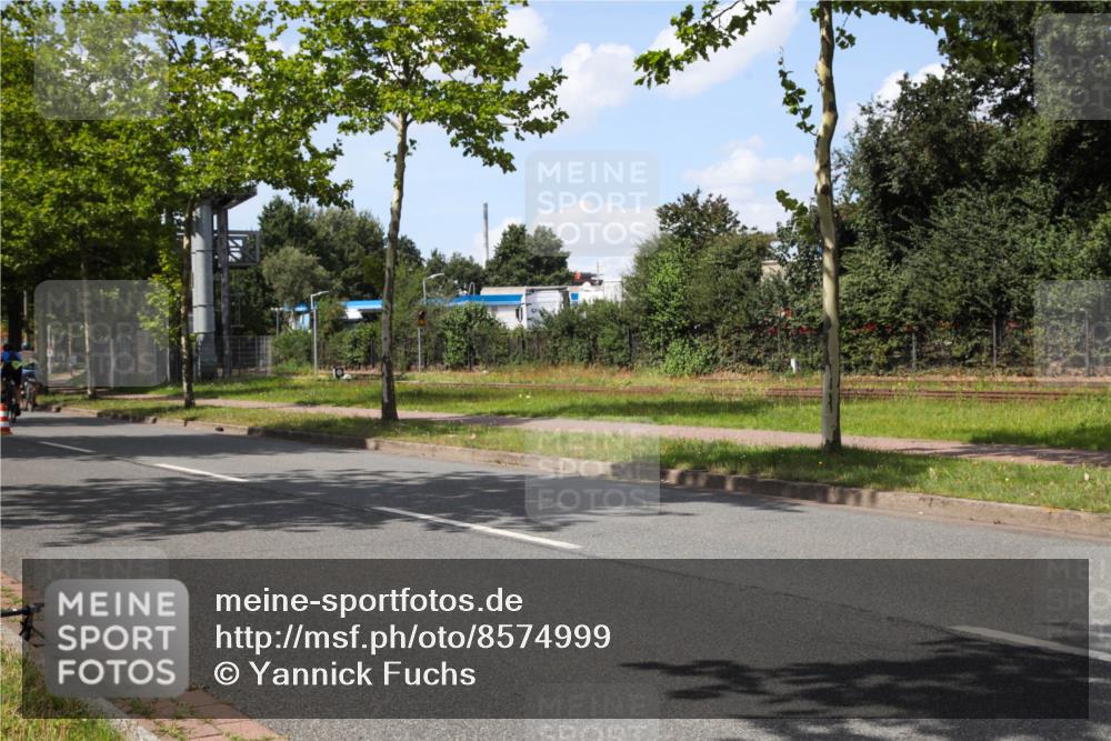 10.08.2025 - GEWOBA Citytriathlon Bremen Yannick Fuchs http://msf.ph/oto/8574999 10.08.2025 14:19:57 Radfahren 18, 36, 59, 130, 174, 195, 238, 256, 257 meine-sportfotos.de