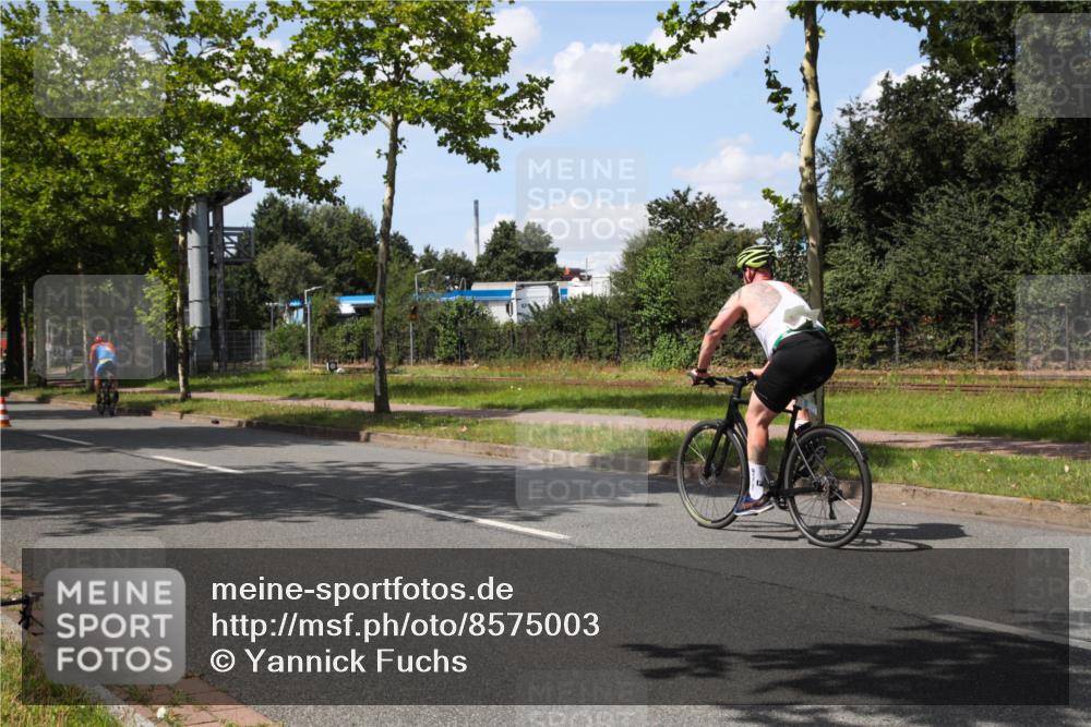10.08.2025 - GEWOBA Citytriathlon Bremen Yannick Fuchs http://msf.ph/oto/8575003 10.08.2025 14:20:01 Radfahren 18, 36, 130, 195, 238, 256, 257 meine-sportfotos.de