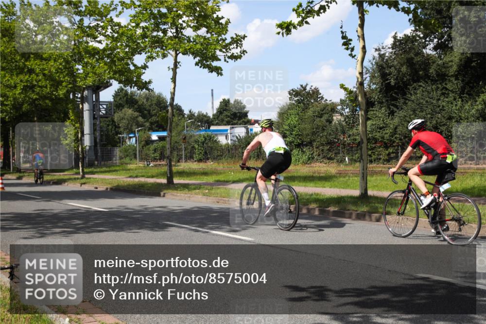10.08.2025 - GEWOBA Citytriathlon Bremen Yannick Fuchs http://msf.ph/oto/8575004 10.08.2025 14:20:01 Radfahren 18, 36, 130, 195, 238, 256, 257 meine-sportfotos.de