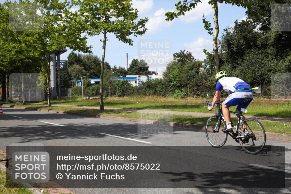 10.08.2025 - GEWOBA Citytriathlon Bremen Yannick Fuchs http://msf.ph/oto/8575022 10.08.2025 14:20:29 Radfahren 11, 28, 29, 35, 52, 67, 69, 80, 197, 229, 274 meine-sportfotos.de