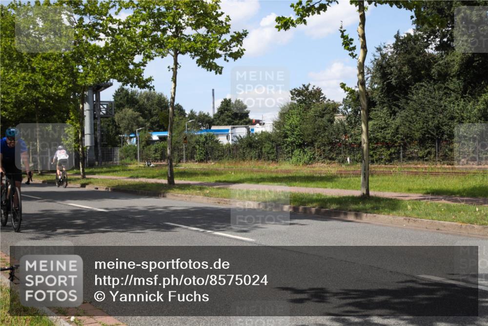 10.08.2025 - GEWOBA Citytriathlon Bremen Yannick Fuchs http://msf.ph/oto/8575024 10.08.2025 14:20:32 Radfahren 11, 28, 29, 35, 67, 69, 80, 216, 229, 274, 281 meine-sportfotos.de