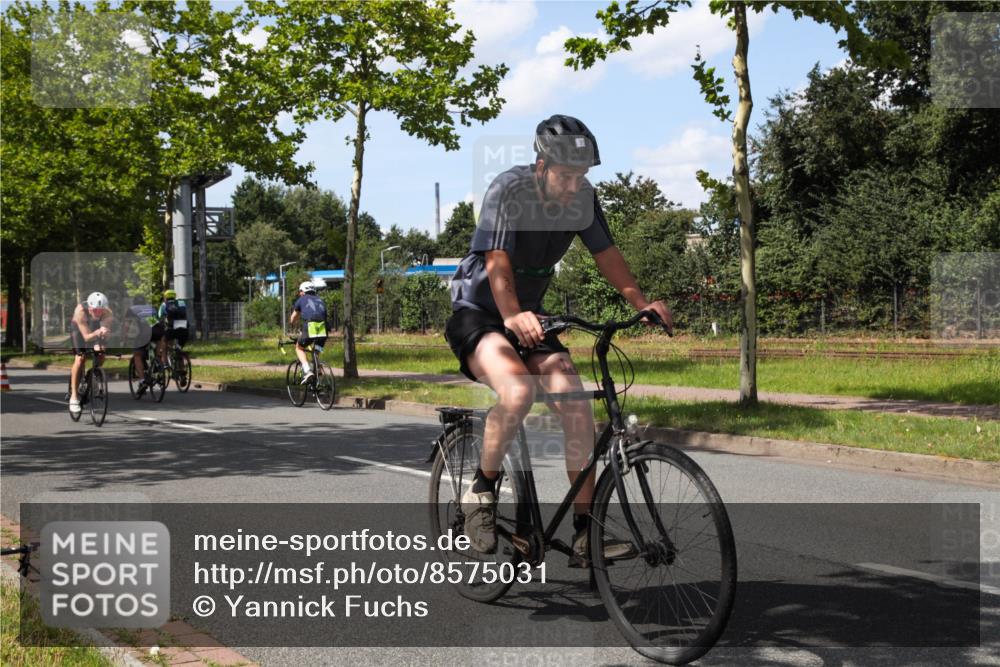 10.08.2025 - GEWOBA Citytriathlon Bremen Yannick Fuchs http://msf.ph/oto/8575031 10.08.2025 14:20:36 Radfahren 11, 28, 35, 67, 69, 80, 216, 229, 272, 274, 281, 312 meine-sportfotos.de