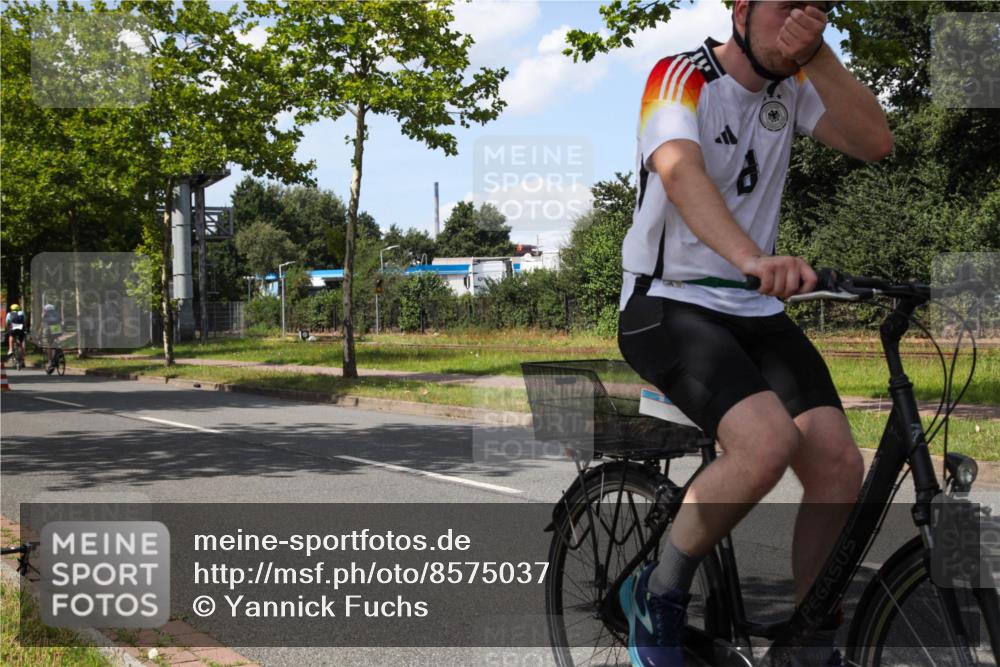 10.08.2025 - GEWOBA Citytriathlon Bremen Yannick Fuchs http://msf.ph/oto/8575037 10.08.2025 14:20:38 Radfahren 11, 28, 35, 56, 67, 69, 80, 216, 229, 272, 274, 281, 312 meine-sportfotos.de