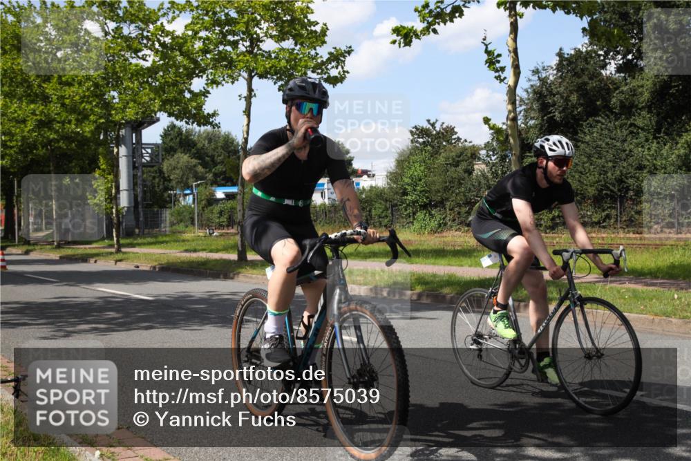 10.08.2025 - GEWOBA Citytriathlon Bremen Yannick Fuchs http://msf.ph/oto/8575039 10.08.2025 14:20:41 Radfahren 11, 28, 35, 56, 61, 67, 69, 80, 110, 145, 157, 216, 229, 272, 274, 281, 312 meine-sportfotos.de