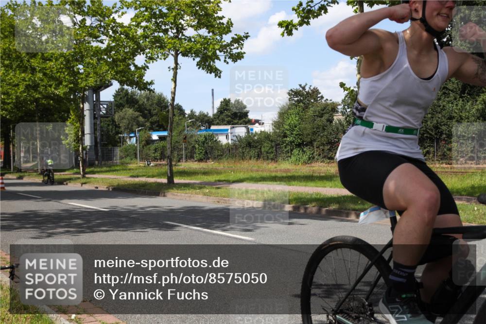10.08.2025 - GEWOBA Citytriathlon Bremen Yannick Fuchs http://msf.ph/oto/8575050 10.08.2025 14:20:52 Radfahren 11, 19, 56, 61, 69, 73, 110, 142, 145, 157, 191, 216, 229, 266, 272, 281, 312 meine-sportfotos.de