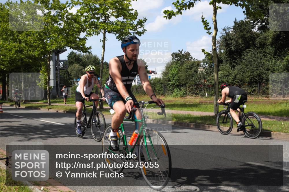10.08.2025 - GEWOBA Citytriathlon Bremen Yannick Fuchs http://msf.ph/oto/8575055 10.08.2025 14:20:58 Radfahren 19, 56, 61, 73, 110, 142, 145, 157, 191, 266, 272, 312 meine-sportfotos.de