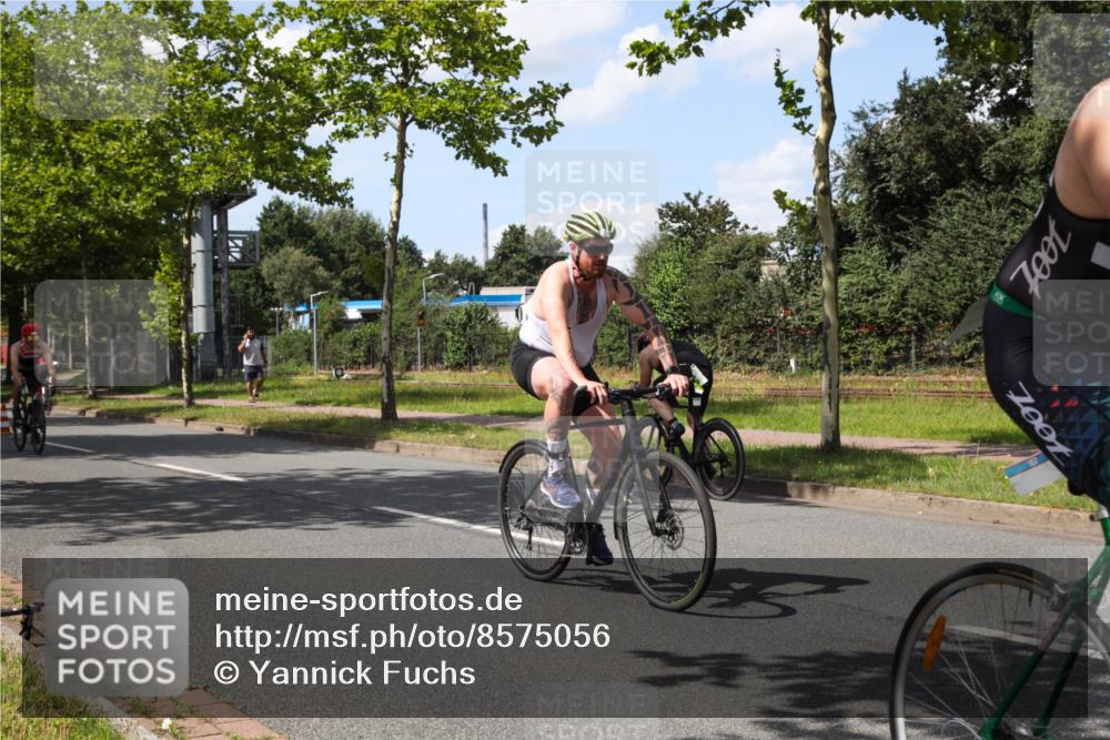 10.08.2025 - GEWOBA Citytriathlon Bremen Yannick Fuchs http://msf.ph/oto/8575056 10.08.2025 14:20:58 Radfahren 19, 56, 61, 73, 110, 142, 145, 157, 191, 266, 272, 312 meine-sportfotos.de
