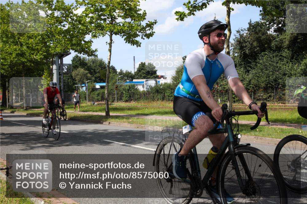 10.08.2025 - GEWOBA Citytriathlon Bremen Yannick Fuchs http://msf.ph/oto/8575060 10.08.2025 14:21:00 Radfahren 6, 19, 56, 61, 73, 110, 142, 145, 157, 191, 266, 272, 312 meine-sportfotos.de