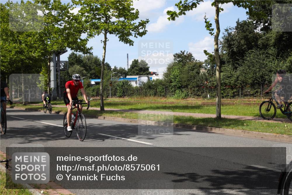 10.08.2025 - GEWOBA Citytriathlon Bremen Yannick Fuchs http://msf.ph/oto/8575061 10.08.2025 14:21:00 Radfahren 6, 19, 56, 61, 73, 110, 142, 145, 157, 191, 266, 272, 312 meine-sportfotos.de