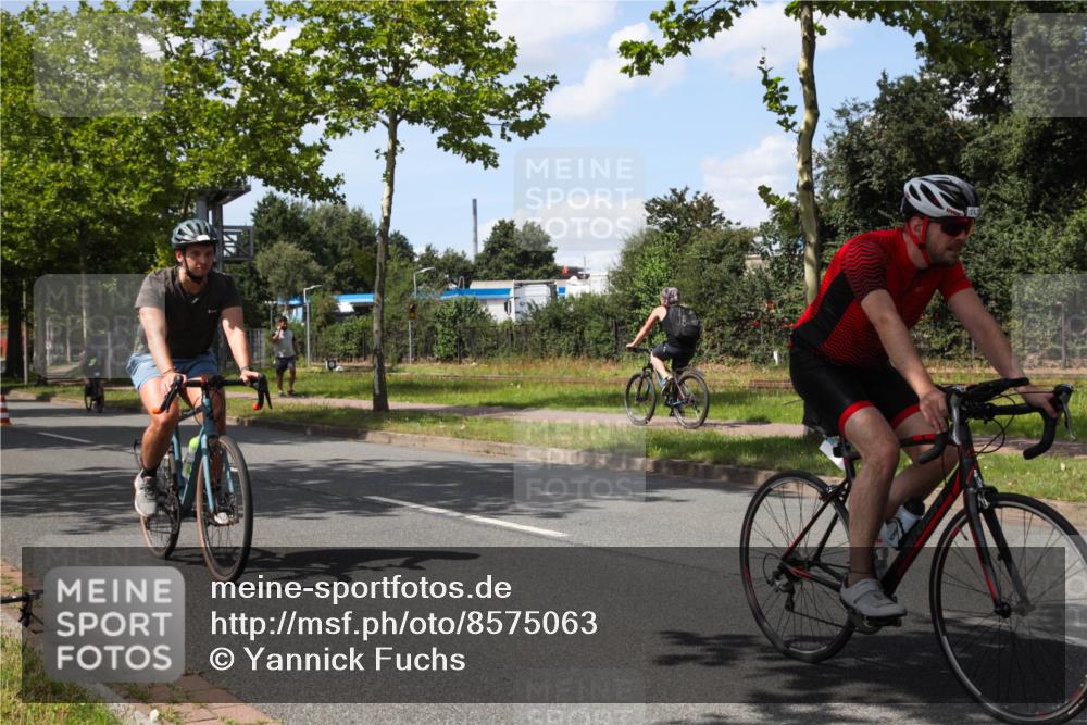 10.08.2025 - GEWOBA Citytriathlon Bremen Yannick Fuchs http://msf.ph/oto/8575063 10.08.2025 14:21:01 Radfahren 6, 19, 56, 61, 73, 110, 142, 145, 157, 191, 266, 272, 312 meine-sportfotos.de