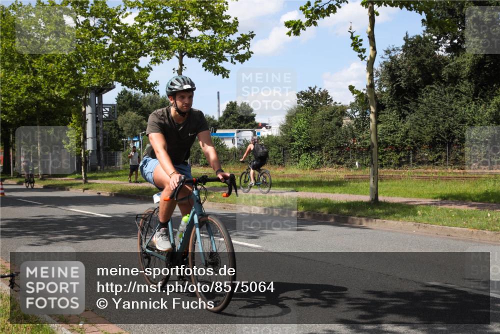 10.08.2025 - GEWOBA Citytriathlon Bremen Yannick Fuchs http://msf.ph/oto/8575064 10.08.2025 14:21:01 Radfahren 6, 19, 56, 61, 73, 110, 142, 145, 157, 191, 266, 272, 312 meine-sportfotos.de