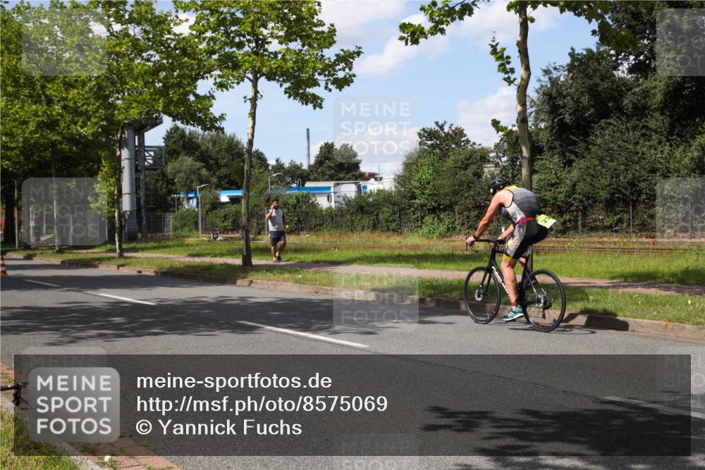 10.08.2025 - GEWOBA Citytriathlon Bremen Yannick Fuchs http://msf.ph/oto/8575069 10.08.2025 14:21:08 Radfahren 6, 19, 73, 142, 191, 266 meine-sportfotos.de