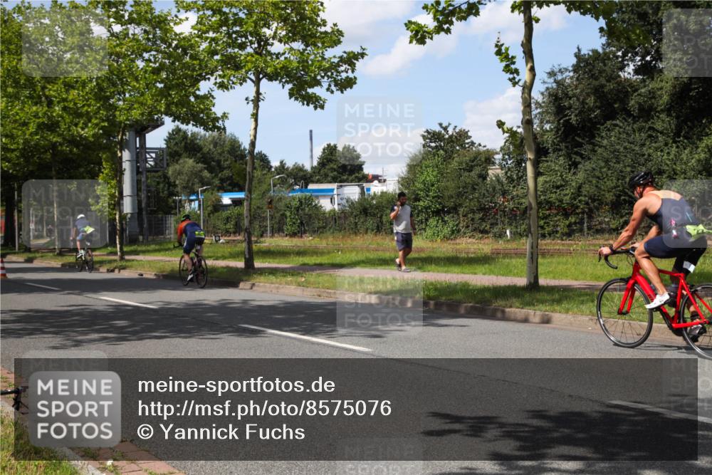 10.08.2025 - GEWOBA Citytriathlon Bremen Yannick Fuchs http://msf.ph/oto/8575076 10.08.2025 14:21:13 Radfahren 6, 19, 191, 266 meine-sportfotos.de