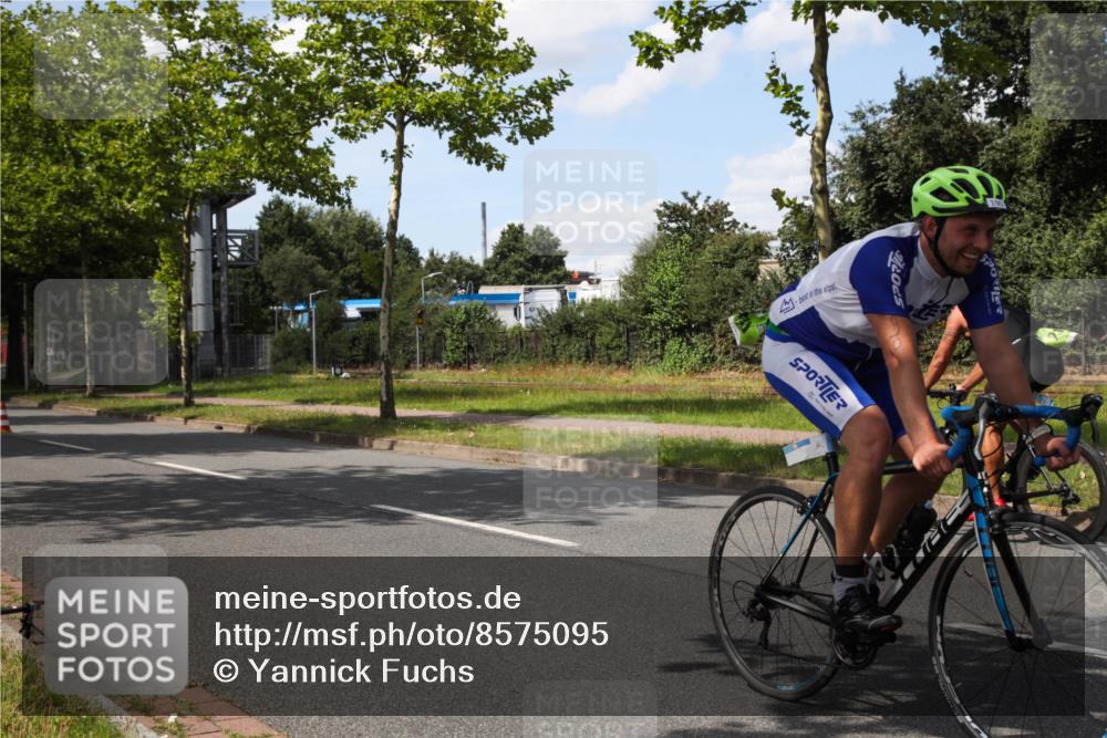 10.08.2025 - GEWOBA Citytriathlon Bremen Yannick Fuchs http://msf.ph/oto/8575095 10.08.2025 14:21:22 Radfahren 6, 177 meine-sportfotos.de