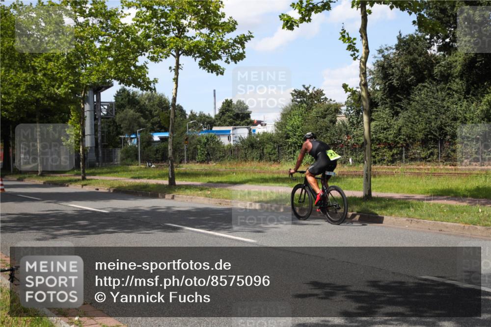 10.08.2025 - GEWOBA Citytriathlon Bremen Yannick Fuchs http://msf.ph/oto/8575096 10.08.2025 14:21:22 Radfahren 6, 177 meine-sportfotos.de