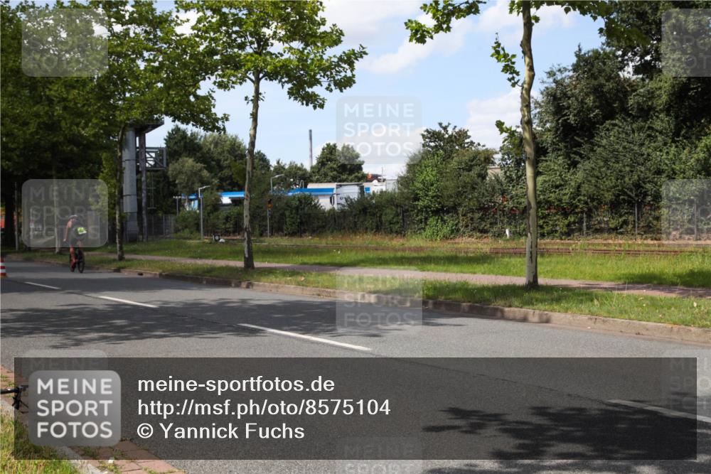 10.08.2025 - GEWOBA Citytriathlon Bremen Yannick Fuchs http://msf.ph/oto/8575104 10.08.2025 14:21:24 Radfahren 6, 177 meine-sportfotos.de