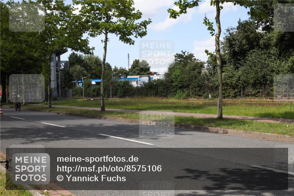 10.08.2025 - GEWOBA Citytriathlon Bremen Yannick Fuchs http://msf.ph/oto/8575106 10.08.2025 14:21:25 Radfahren 6, 9, 177 meine-sportfotos.de