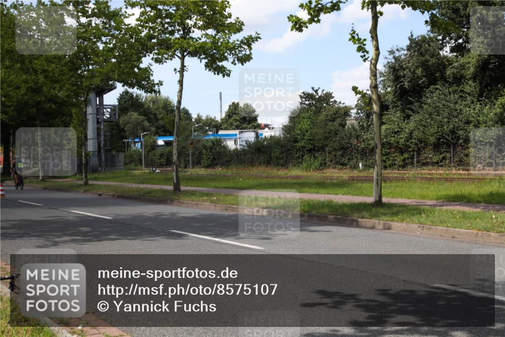 10.08.2025 - GEWOBA Citytriathlon Bremen Yannick Fuchs http://msf.ph/oto/8575107 10.08.2025 14:21:25 Radfahren 6, 9, 177 meine-sportfotos.de