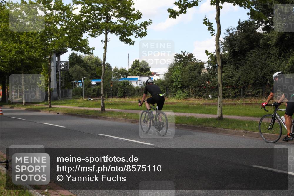 10.08.2025 - GEWOBA Citytriathlon Bremen Yannick Fuchs http://msf.ph/oto/8575110 10.08.2025 14:21:27 Radfahren 9, 177 meine-sportfotos.de