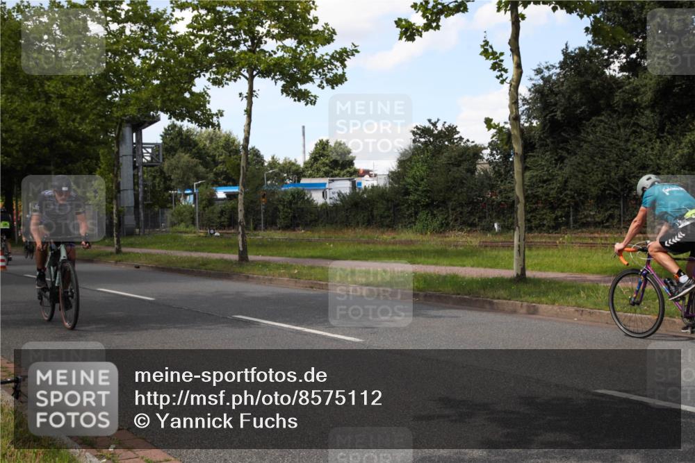 10.08.2025 - GEWOBA Citytriathlon Bremen Yannick Fuchs http://msf.ph/oto/8575112 10.08.2025 14:21:30 Radfahren 9, 140, 177 meine-sportfotos.de