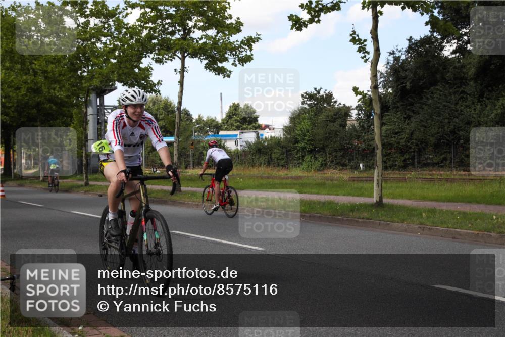 10.08.2025 - GEWOBA Citytriathlon Bremen Yannick Fuchs http://msf.ph/oto/8575116 10.08.2025 14:21:34 Radfahren 9, 140, 177, 334 meine-sportfotos.de