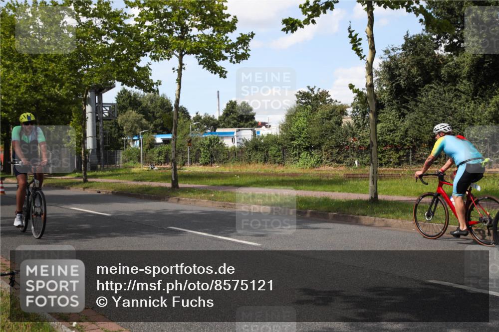 10.08.2025 - GEWOBA Citytriathlon Bremen Yannick Fuchs http://msf.ph/oto/8575121 10.08.2025 14:21:49 Radfahren 9, 140, 160, 211, 283, 334 meine-sportfotos.de