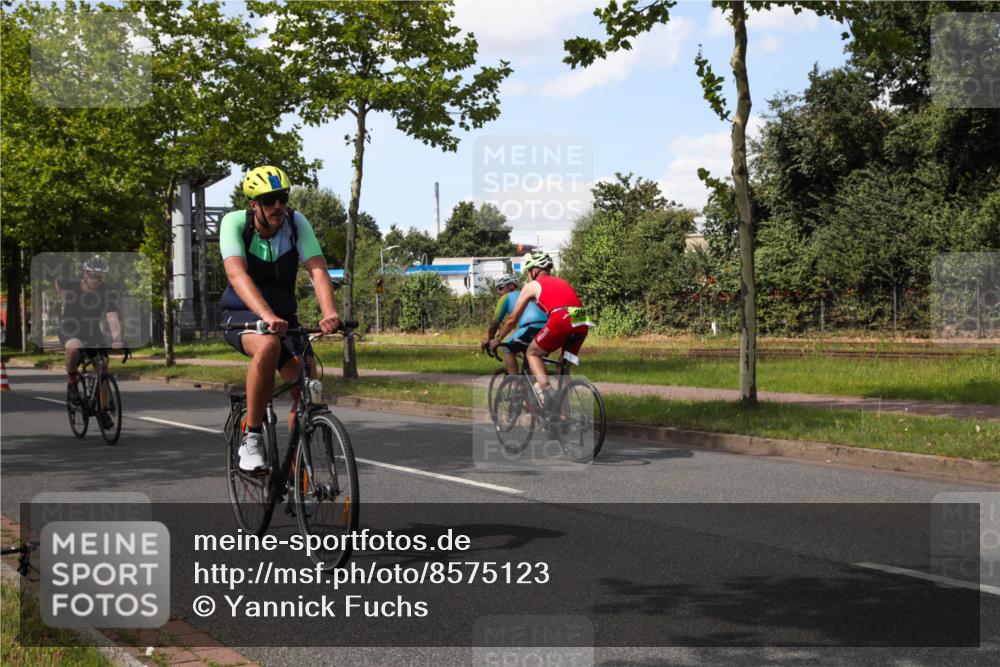 10.08.2025 - GEWOBA Citytriathlon Bremen Yannick Fuchs http://msf.ph/oto/8575123 10.08.2025 14:21:50 Radfahren 9, 140, 160, 211, 283, 334 meine-sportfotos.de